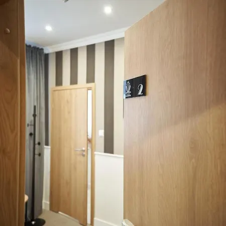 Hotel apartamentowy Klasztorna 25