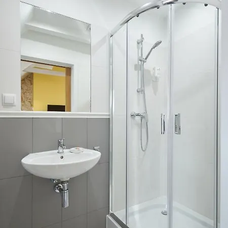 Klasztorna 25 Hotel apartamentowy 3*