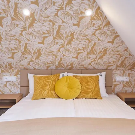 Klasztorna 25 Aparthotel