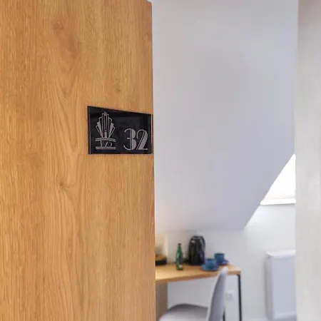 Apart Otel Klasztorna 25