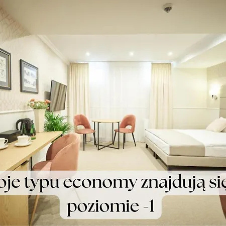 شقة فندقية Klasztorna 25 3*