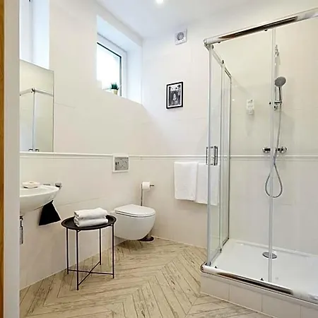 Klasztorna 25 3* Poznań
