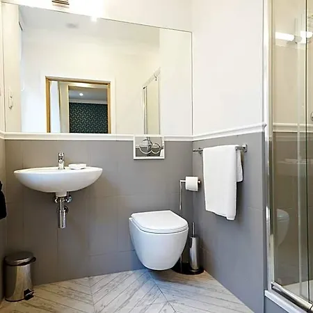 Klasztorna 25 Aparthotel 3*