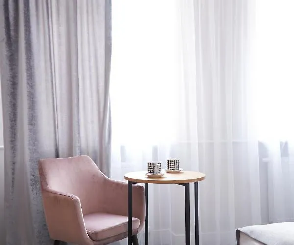 Apart Otel Klasztorna 25