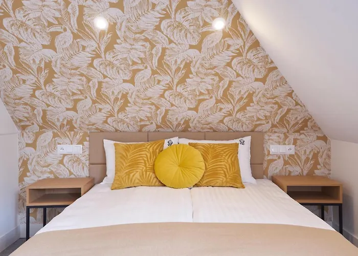 Klasztorna 25 Aparthotel