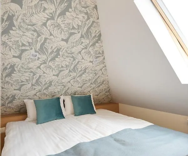 شقة فندقية Klasztorna 25 3*