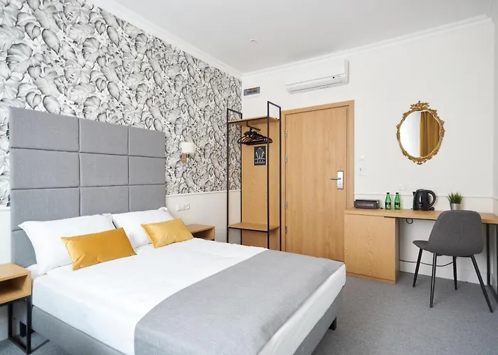 Apart Otel Klasztorna 25